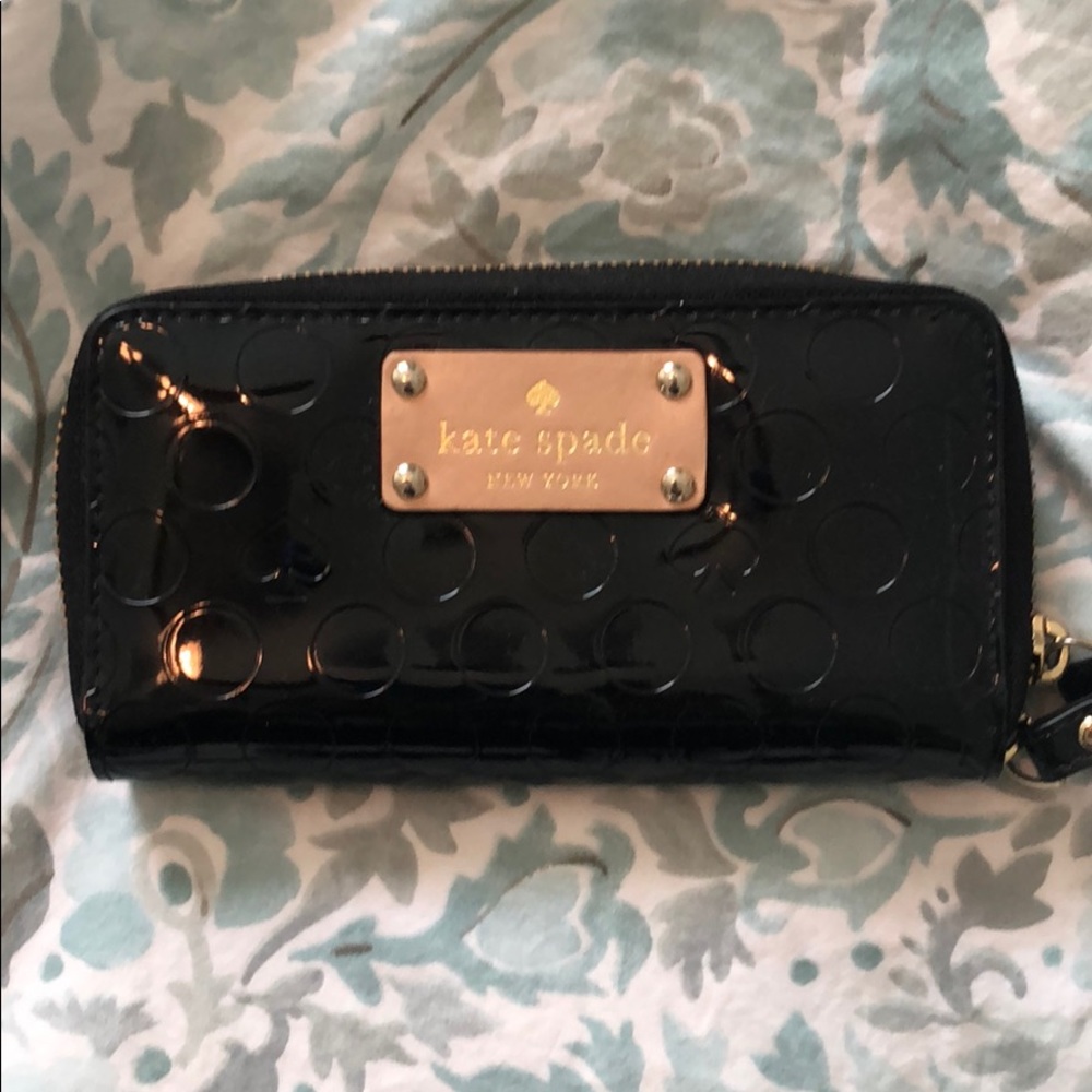 SOLD kate spade wristlet